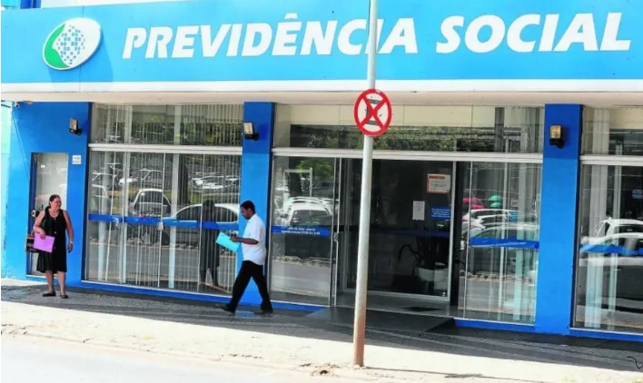 Mais pobres trabalham seis anos mais e recebem 50% menos ao se aposentar